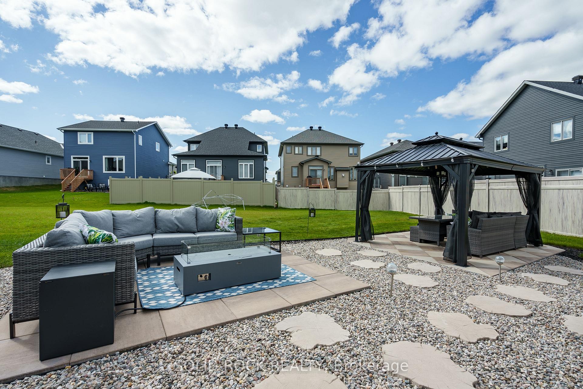 Photo 61 of 335 Grackle Street, Ottawa, Blossom Park/Kemp Park/Findlay Creek — HOMEH
