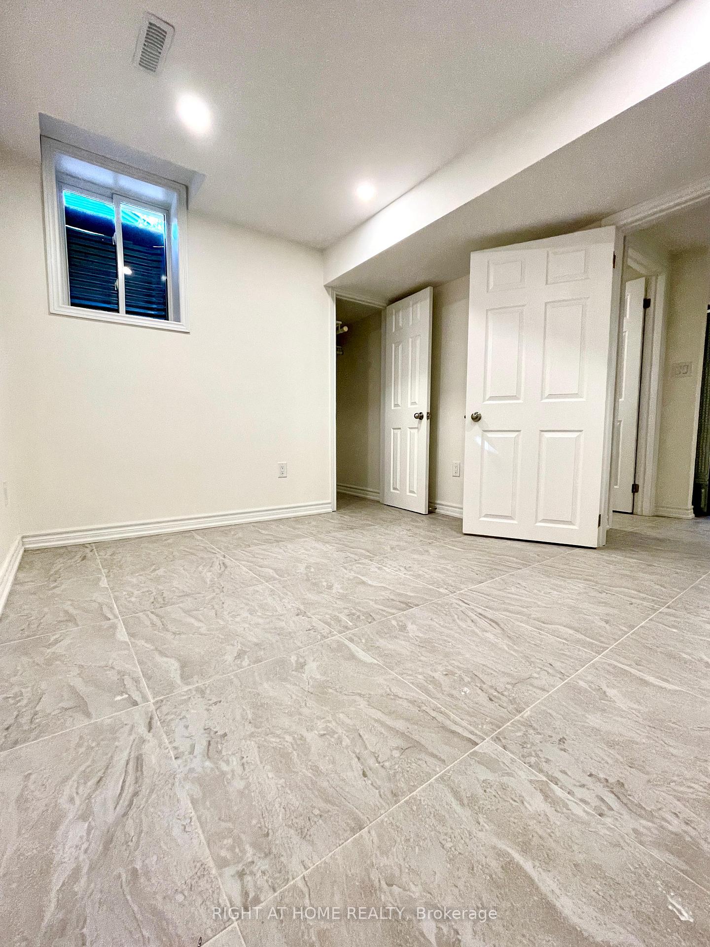 Photo 8 of Unit Basement, 106 Vivians Crescent, Brampton, Fletcher's West — HOMEH