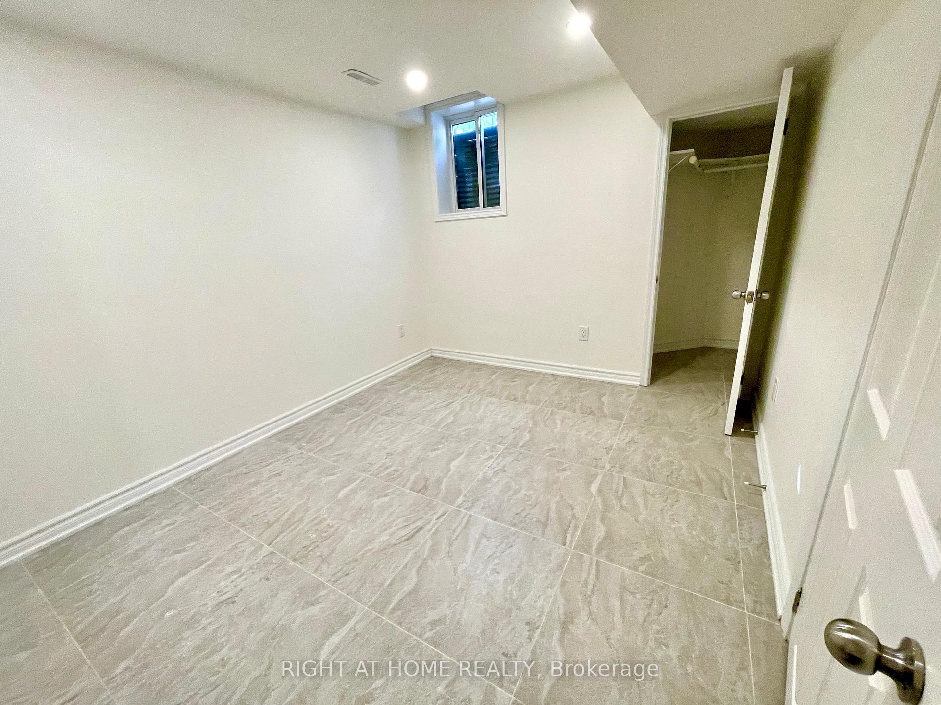 Photo 9 of Unit Basement, 106 Vivians Crescent, Brampton, Fletcher's West — HOMEH