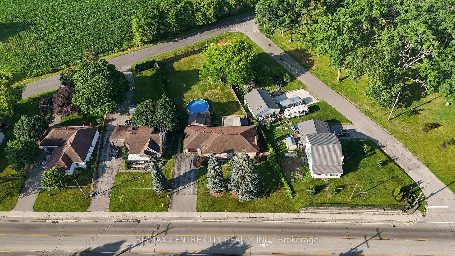 Photo 4 of 303 Simcoe Street, Norwich, Rural Norwich — HOMEH