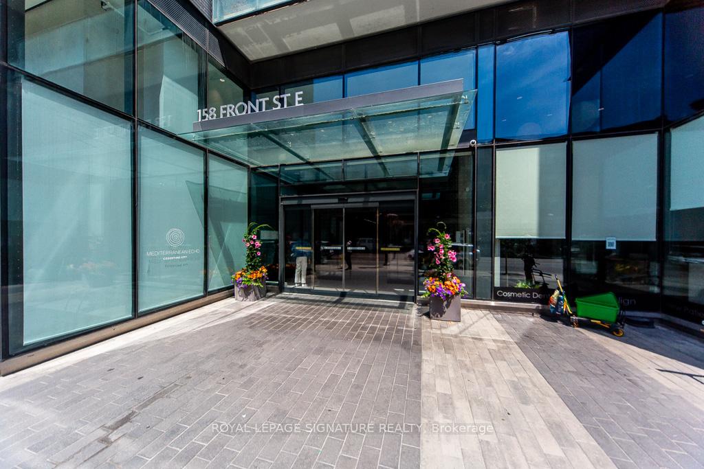 Photo 2 of Unit 1019, 158 Front Street E, Toronto, Moss Park — HOMEH