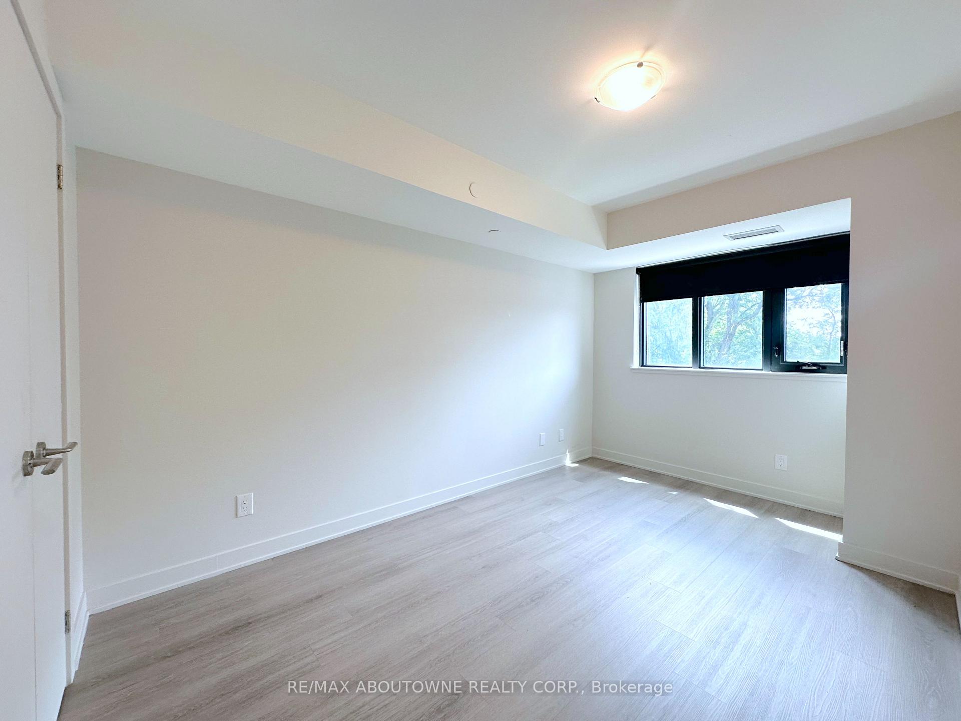 Photo 6 of Unit 303, 3385 Dundas Street W, Toronto, Runnymede-Bloor West Village — HOMEH