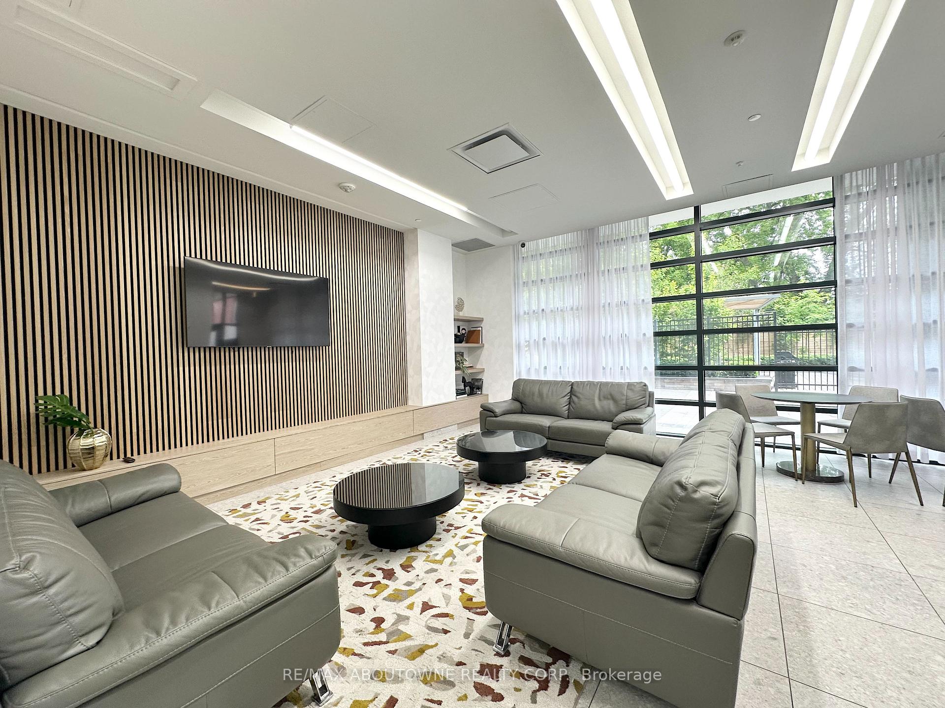 Photo 17 of Unit 303, 3385 Dundas Street W, Toronto, Runnymede-Bloor West Village — HOMEH
