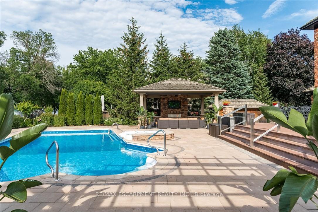 Photo 9 of 17 Lochside Drive, Hamilton, Winona Park — HOMEH