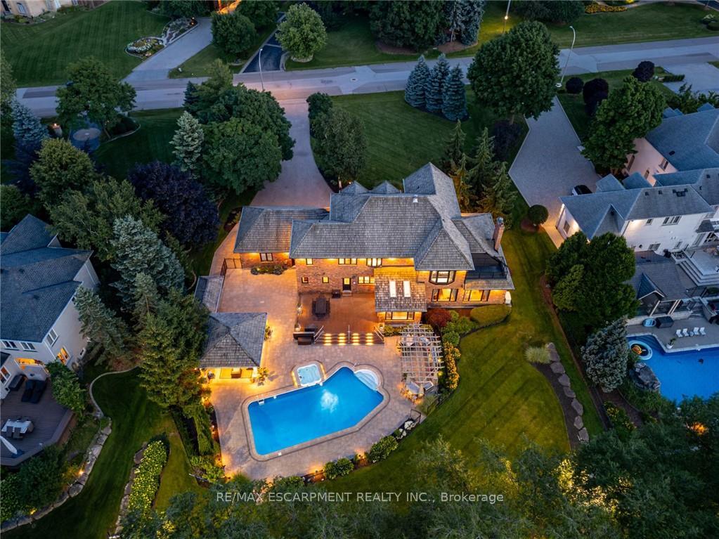 Photo 14 of 17 Lochside Drive, Hamilton, Winona Park — HOMEH