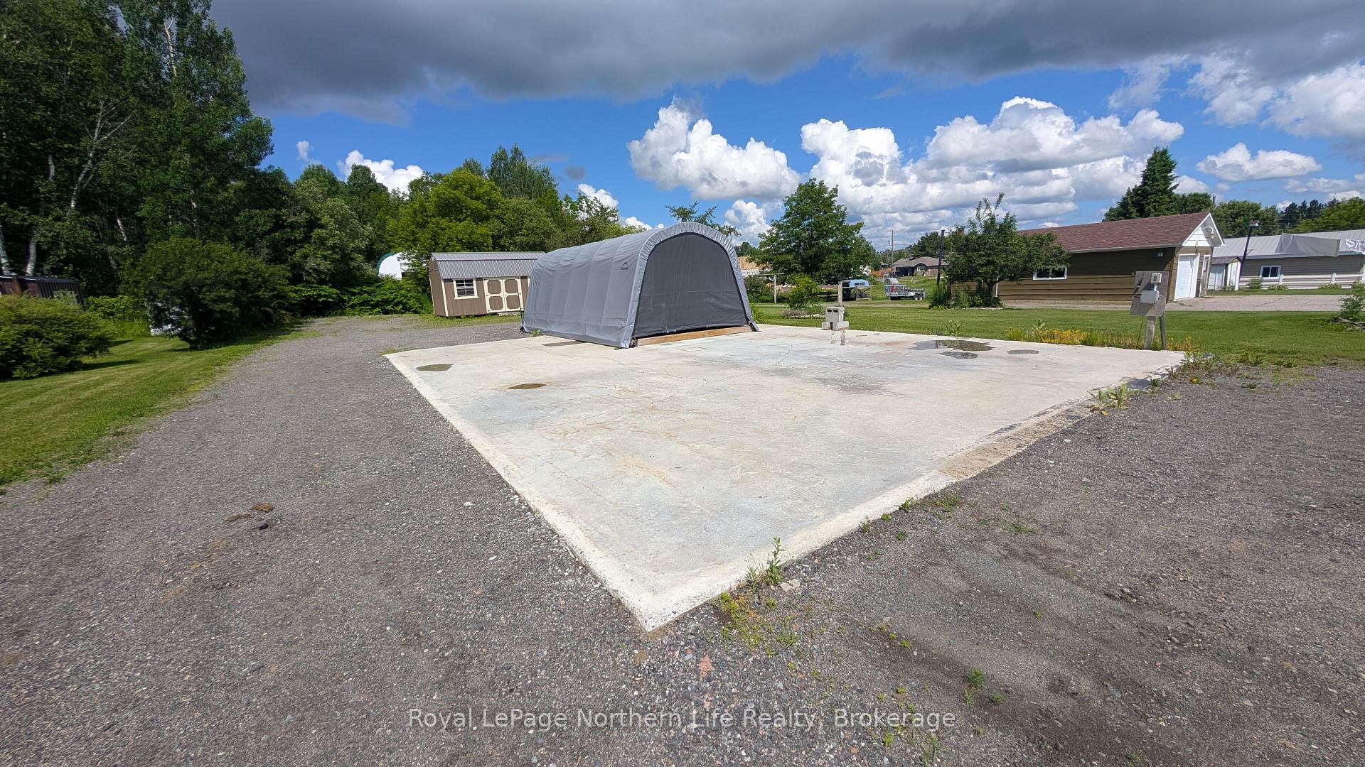 Photo 4 of 289 Dovercourt Road, West Nipissing, Sturgeon Falls — HOMEH