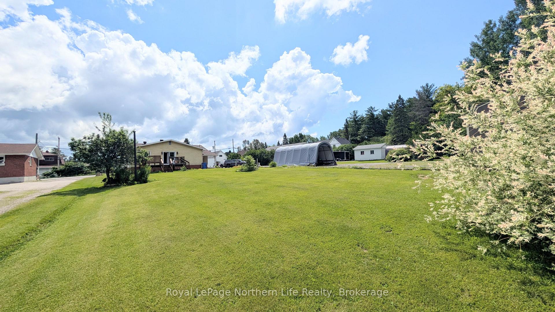 Photo 7 of 289 Dovercourt Road, West Nipissing, Sturgeon Falls — HOMEH