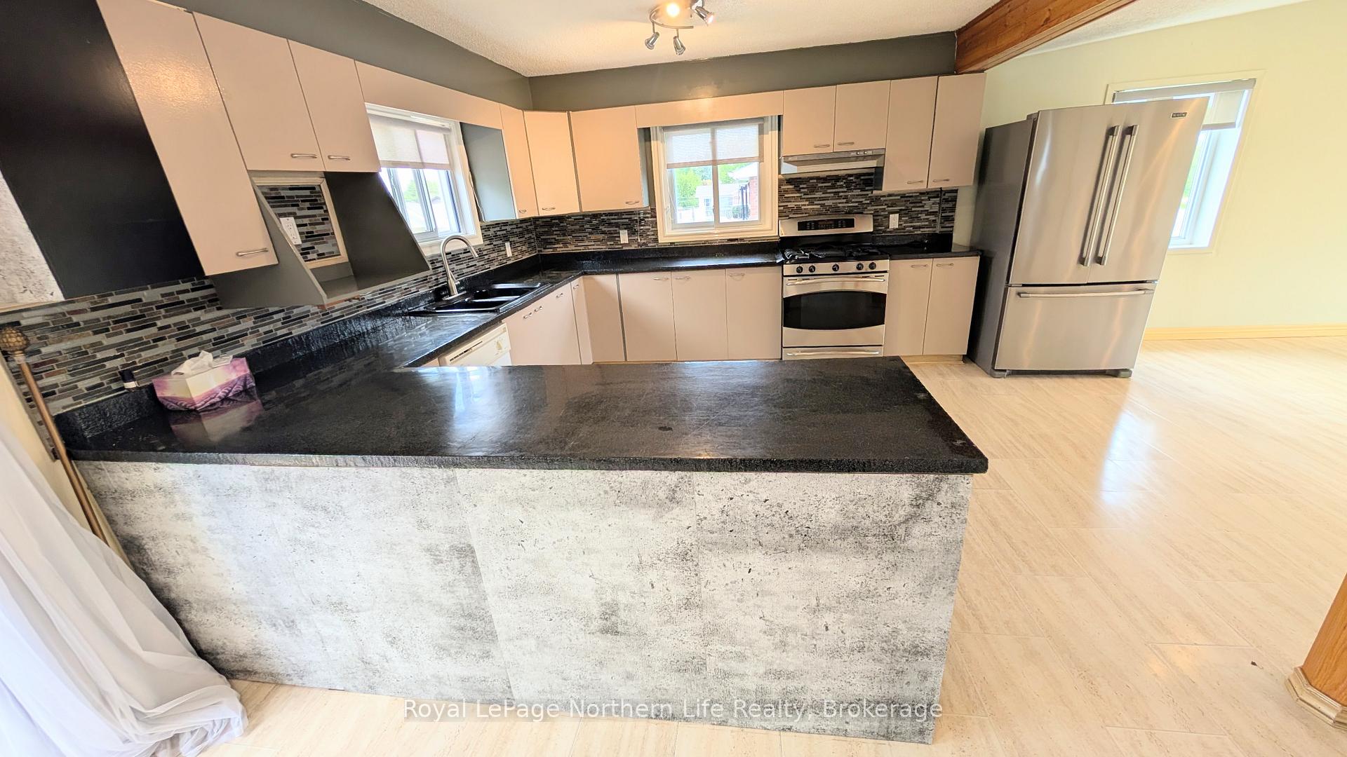 Photo 10 of 289 Dovercourt Road, West Nipissing, Sturgeon Falls — HOMEH