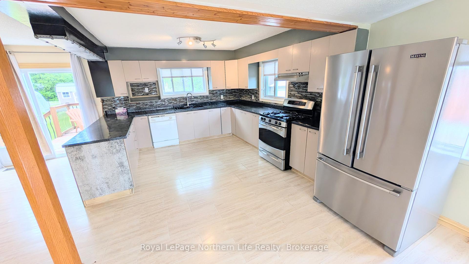 Photo 12 of 289 Dovercourt Road, West Nipissing, Sturgeon Falls — HOMEH