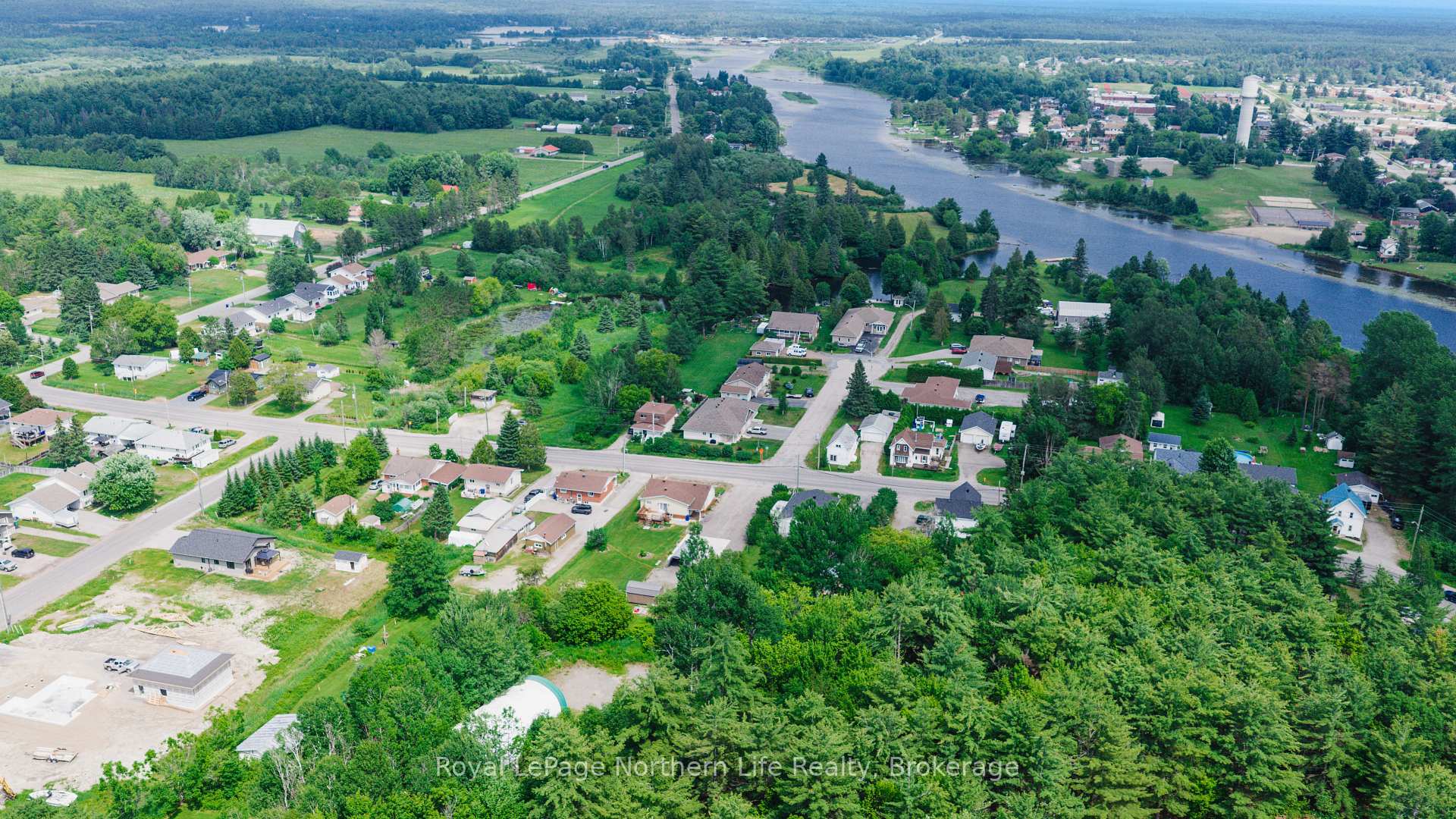 Photo 35 of 289 Dovercourt Road, West Nipissing, Sturgeon Falls — HOMEH