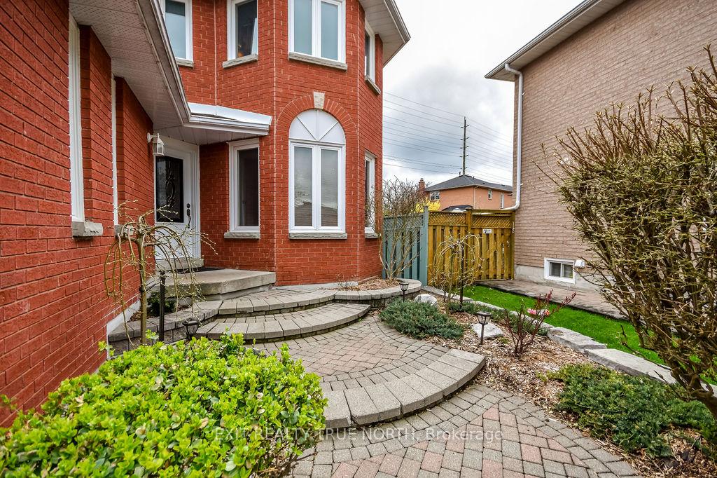 Photo 5 of 53 Etherington Crescent, Barrie, West Bayfield — HOMEH