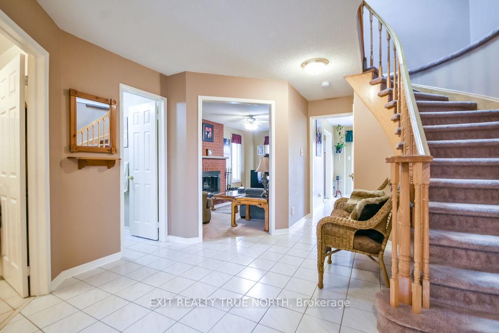 Photo 6 of 53 Etherington Crescent, Barrie, West Bayfield — HOMEH