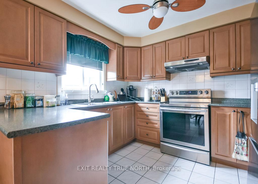 Photo 11 of 53 Etherington Crescent, Barrie, West Bayfield — HOMEH
