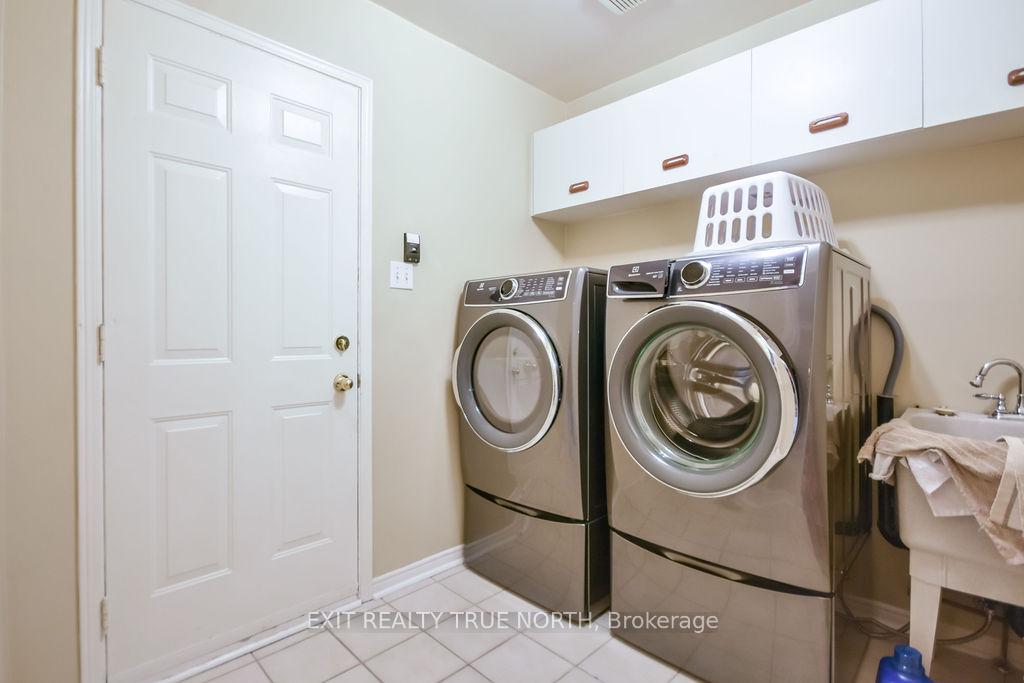 Photo 16 of 53 Etherington Crescent, Barrie, West Bayfield — HOMEH