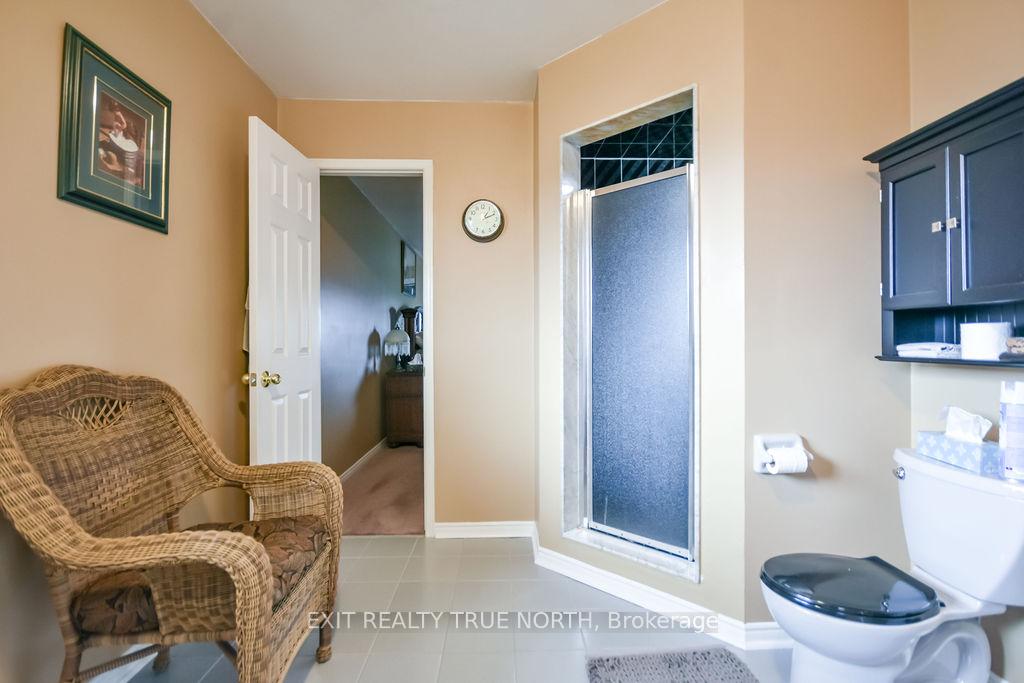 Photo 20 of 53 Etherington Crescent, Barrie, West Bayfield — HOMEH