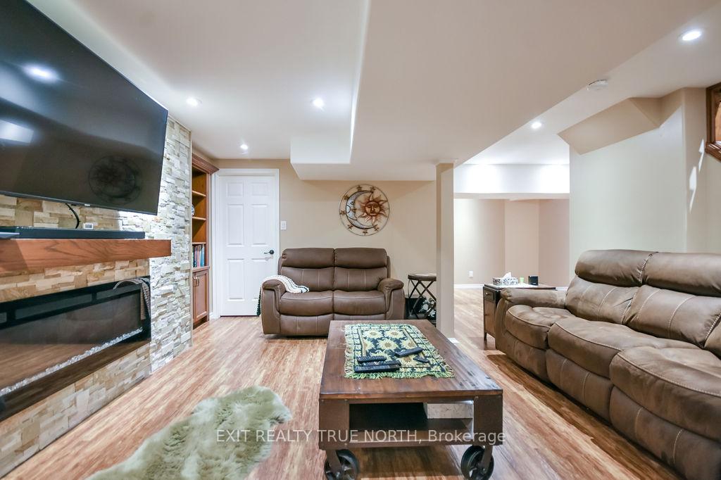 Photo 28 of 53 Etherington Crescent, Barrie, West Bayfield — HOMEH