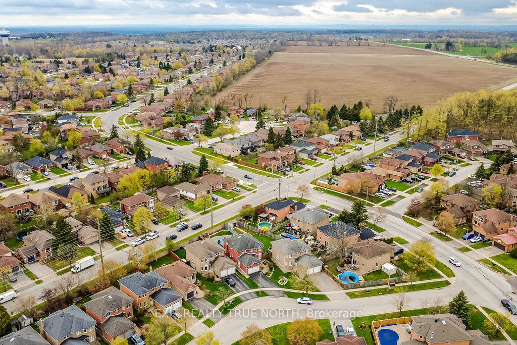 Photo 41 of 53 Etherington Crescent, Barrie, West Bayfield — HOMEH