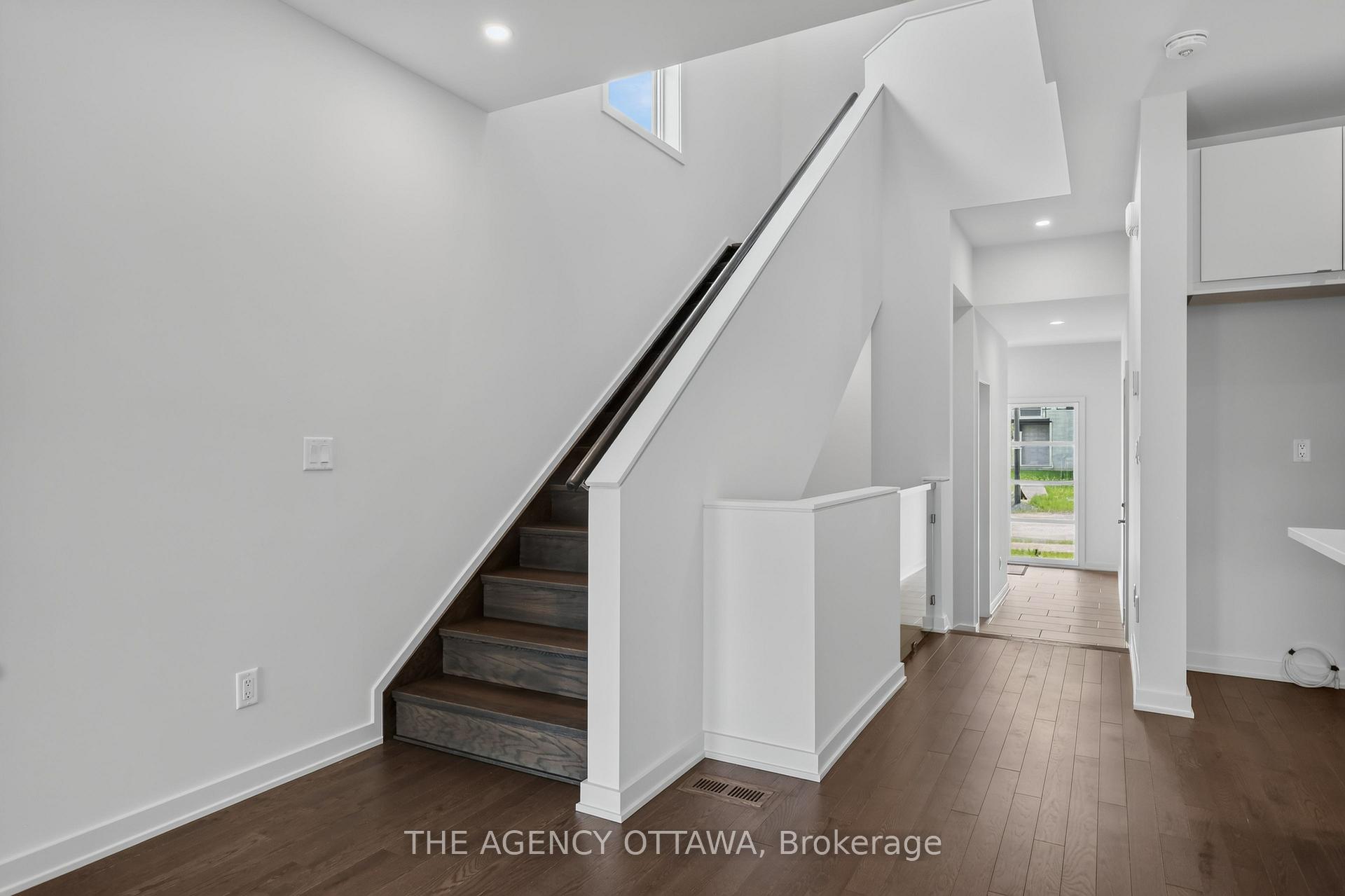Photo 3 of 382 Walden Drive, Ottawa, Kanata - Kanata Lakes/Heritage Hills — HOMEH