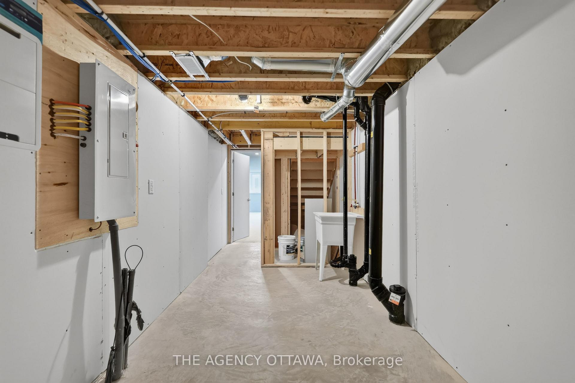 Photo 37 of 382 Walden Drive, Ottawa, Kanata - Kanata Lakes/Heritage Hills — HOMEH