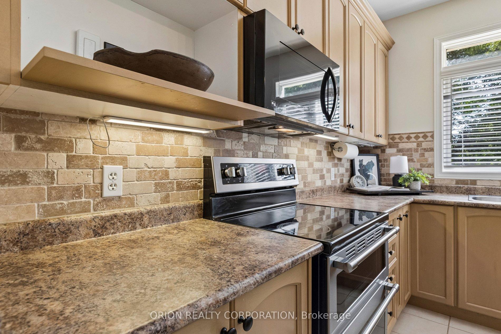Photo 15 of 48 Apple Ridge Drive, Kitchener, Doon South — HOMEH