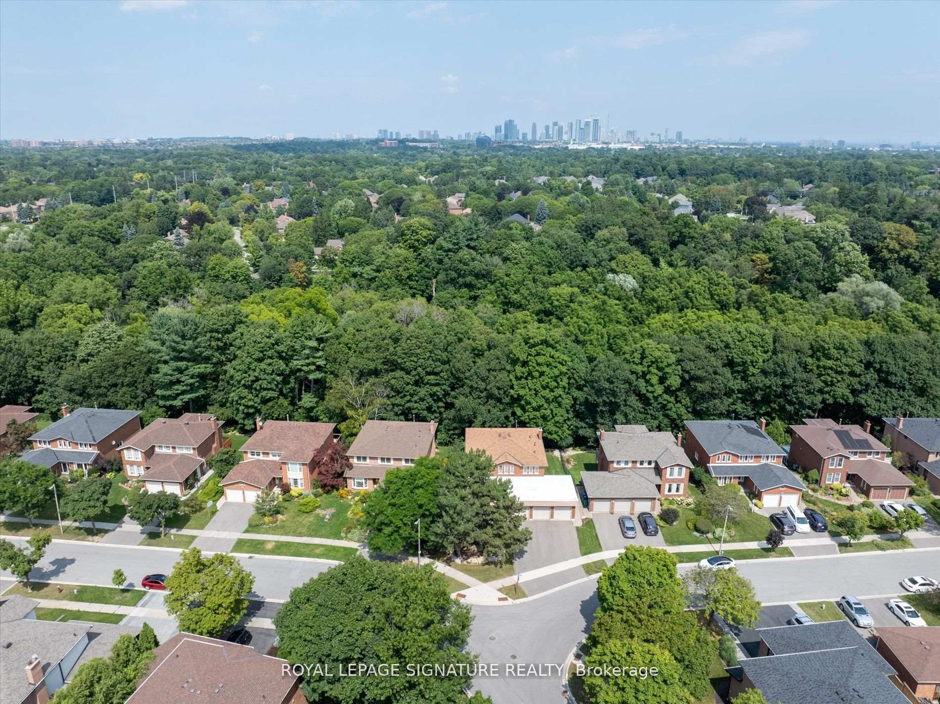 Photo 2 of 3417 Sanderling Crescent, Mississauga, Erin Mills — HOMEH