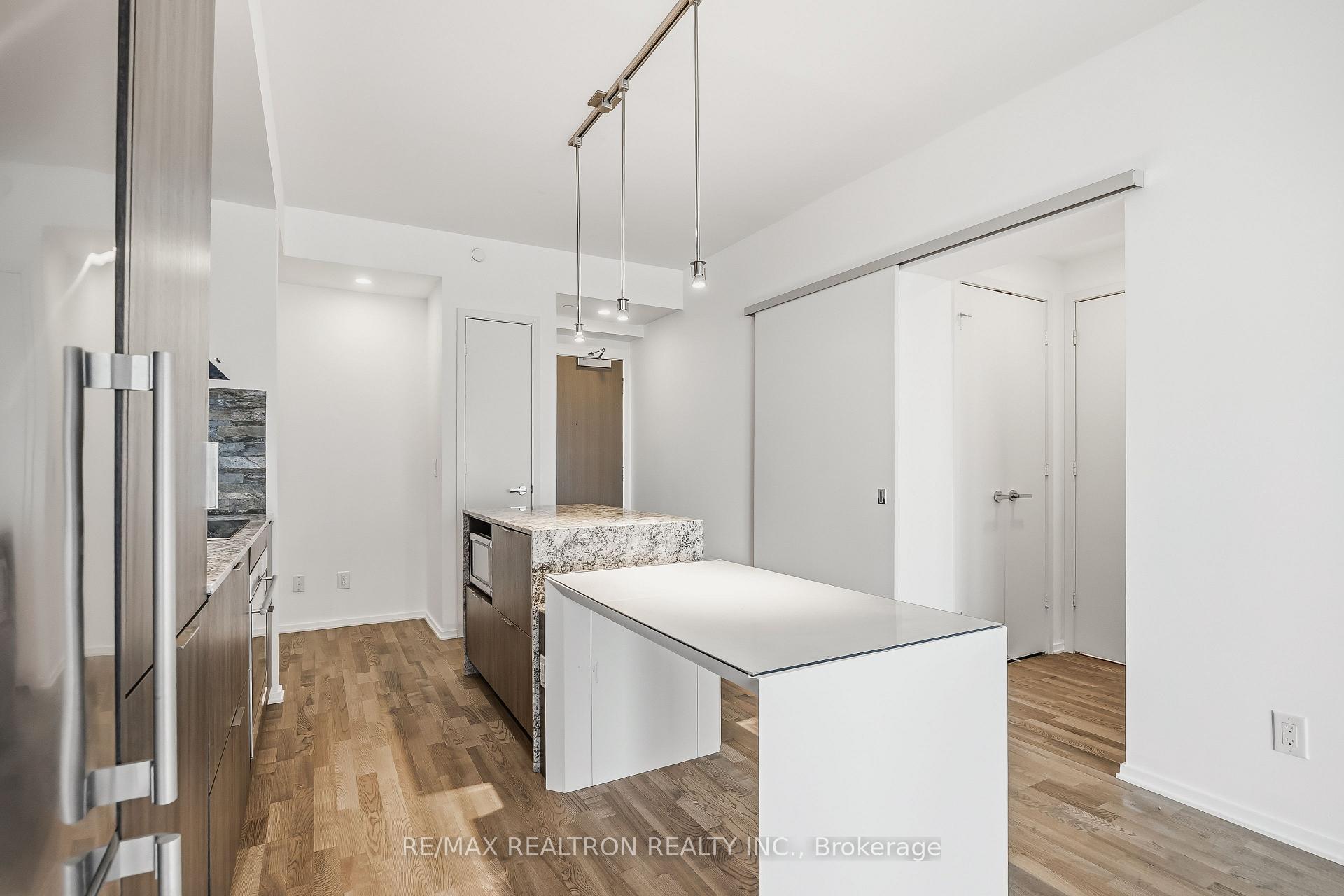Photo 5 of Unit 3211, 1 bloor Street E, Toronto, Church-Yonge Corridor — HOMEH