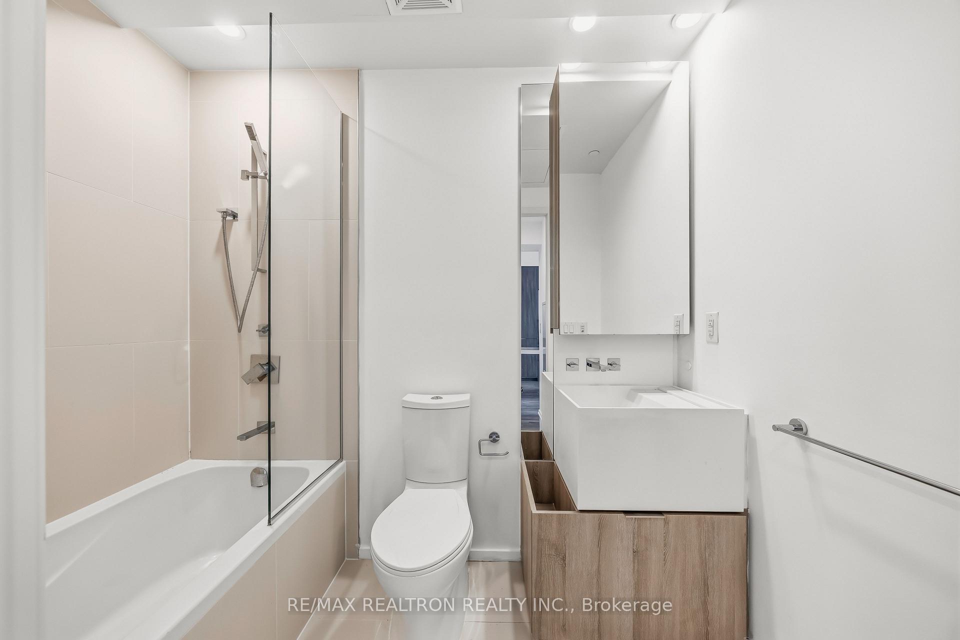 Photo 20 of Unit 3211, 1 bloor Street E, Toronto, Church-Yonge Corridor — HOMEH