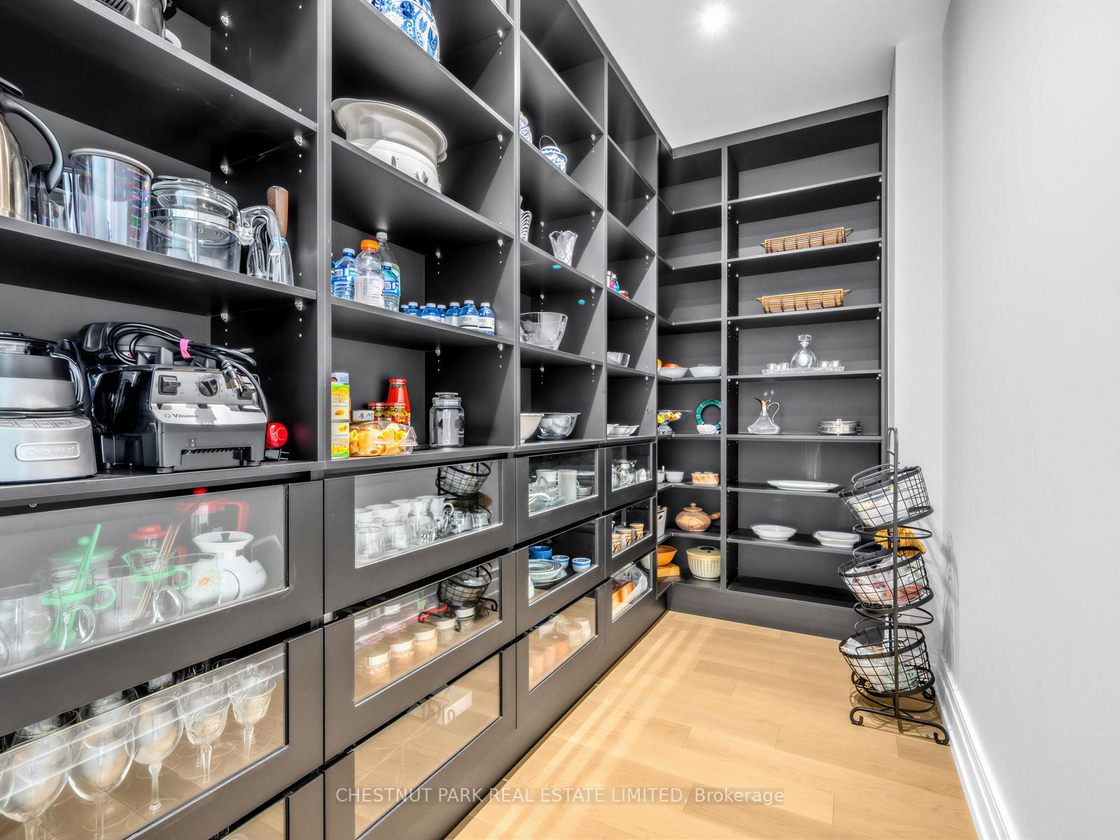 Photo 10 of 86 Lynnhaven Road, Toronto, Englemount-Lawrence — HOMEH