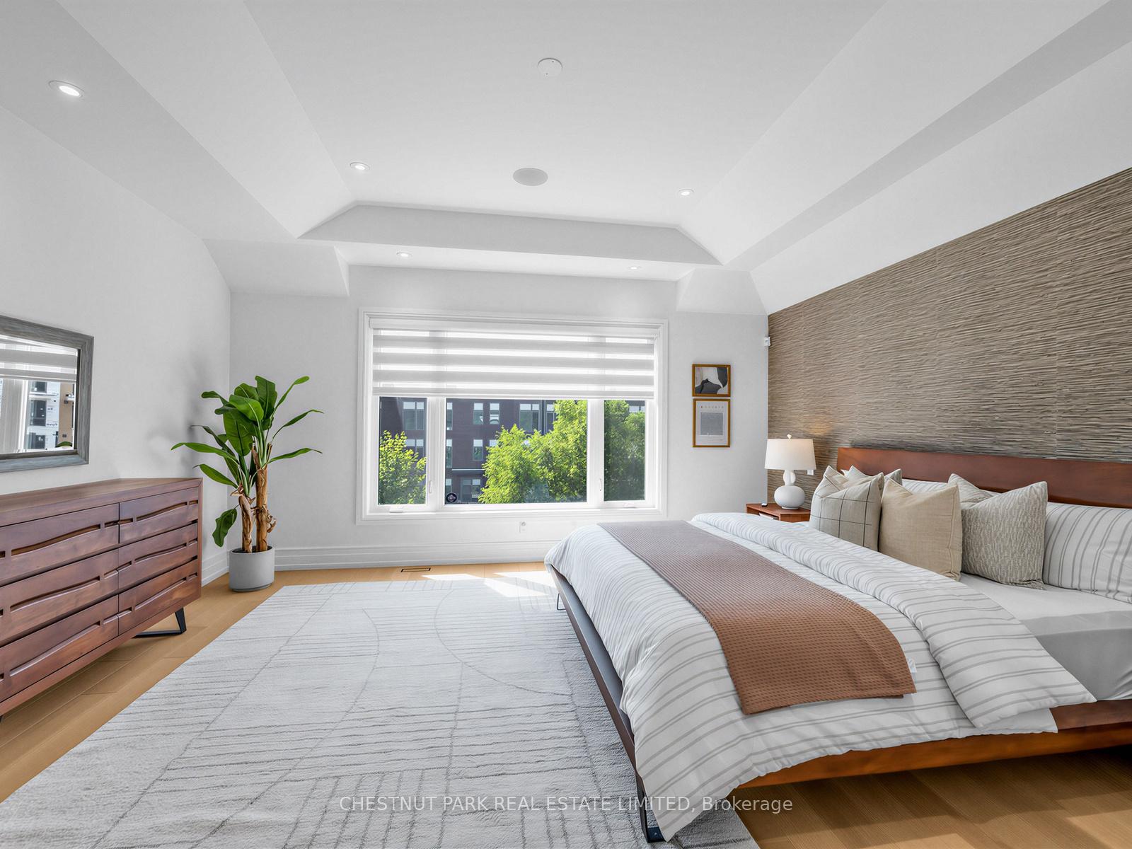 Photo 24 of 86 Lynnhaven Road, Toronto, Englemount-Lawrence — HOMEH