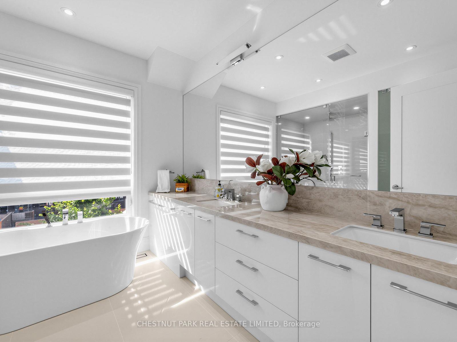 Photo 25 of 86 Lynnhaven Road, Toronto, Englemount-Lawrence — HOMEH