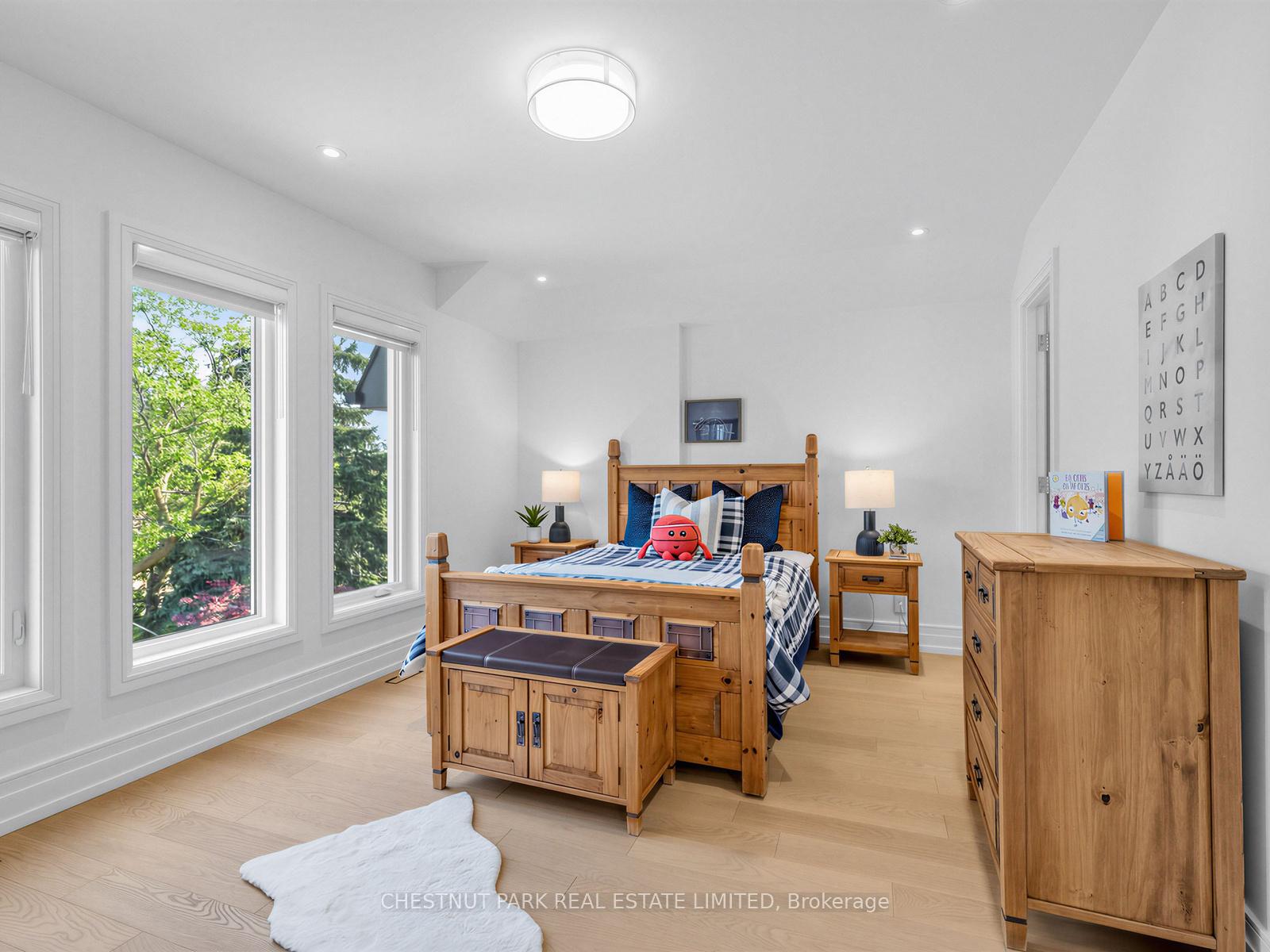 Photo 31 of 86 Lynnhaven Road, Toronto, Englemount-Lawrence — HOMEH