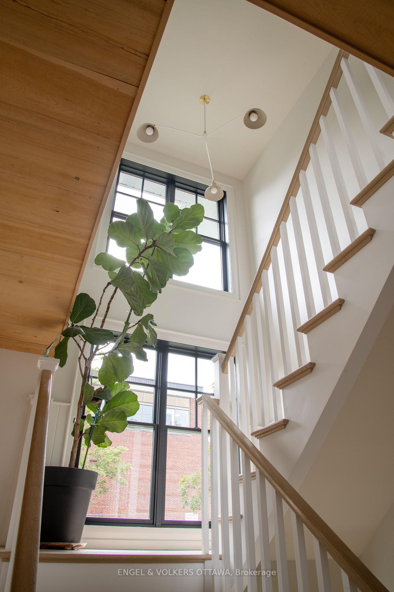 Photo 17 of 551 Hillcrest Avenue, Ottawa, McKellar/Highland — HOMEH