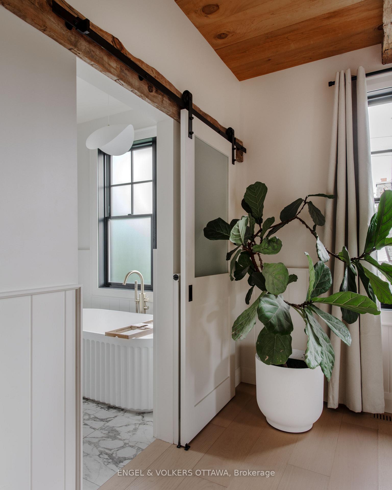 Photo 21 of 551 Hillcrest Avenue, Ottawa, McKellar/Highland — HOMEH