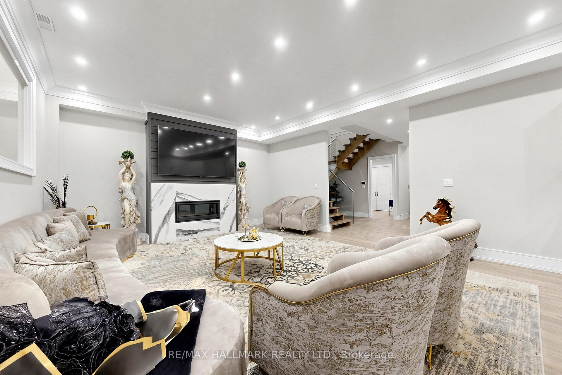 Photo 42 of 901 Wingarden Crescent, Pickering, Dunbarton — HOMEH