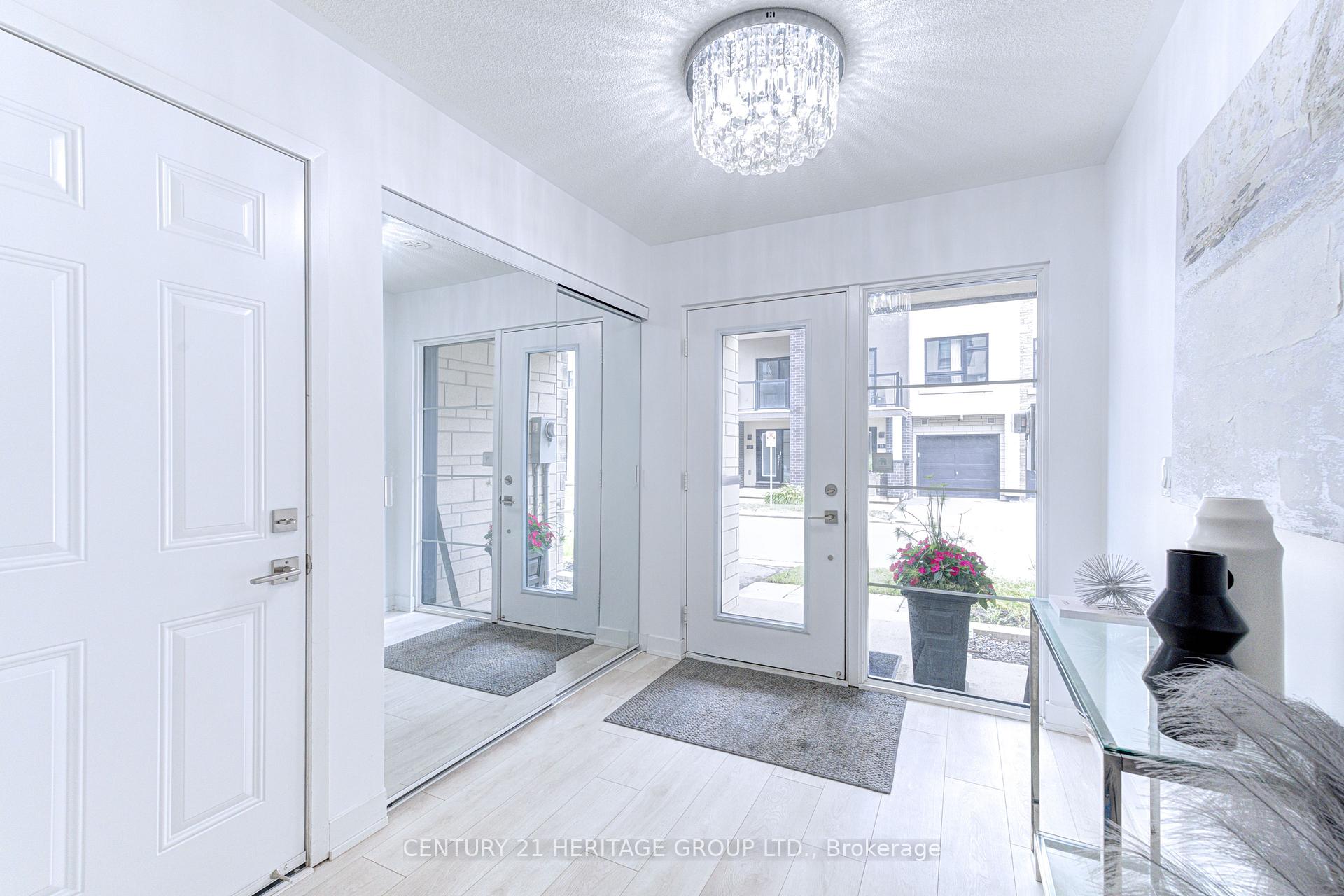 Photo 3 of Unit 38, 1121 Cooke Boulevard, Burlington, LaSalle — HOMEH