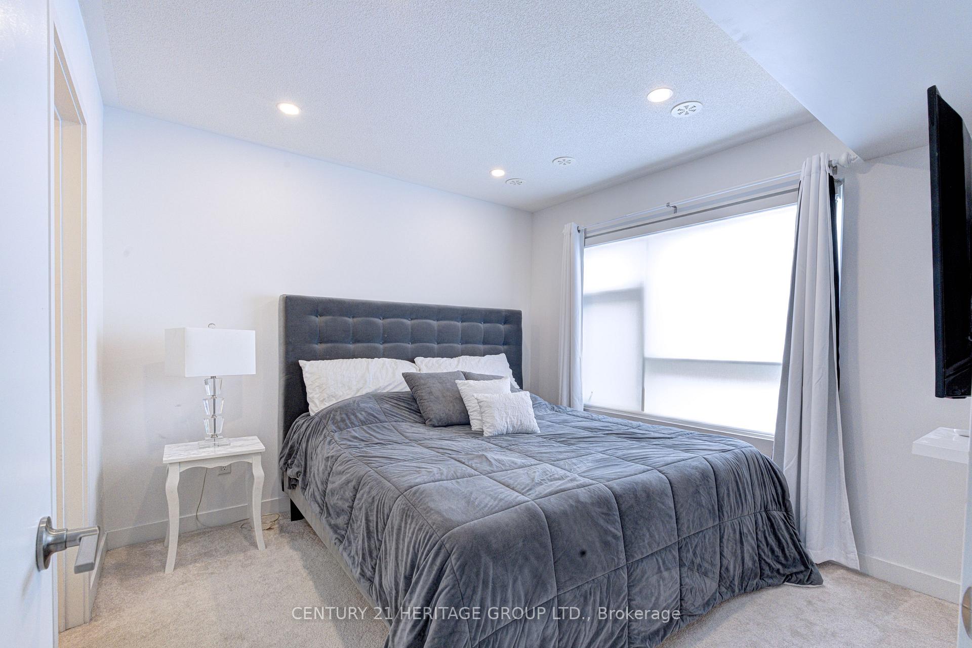 Photo 15 of Unit 38, 1121 Cooke Boulevard, Burlington, LaSalle — HOMEH