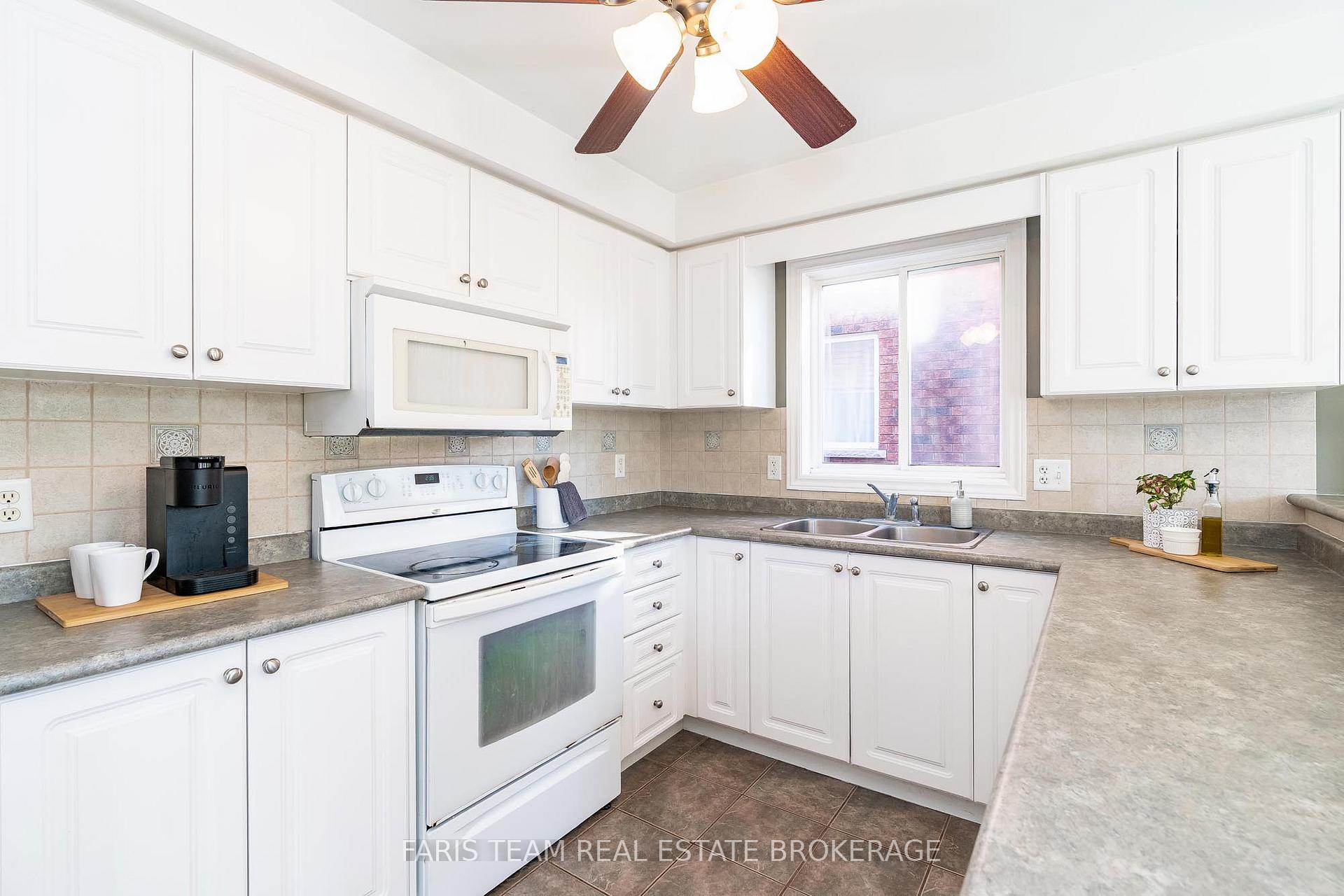 Photo 7 of 63 Jagges Drive, Barrie, Edgehill Drive — HOMEH