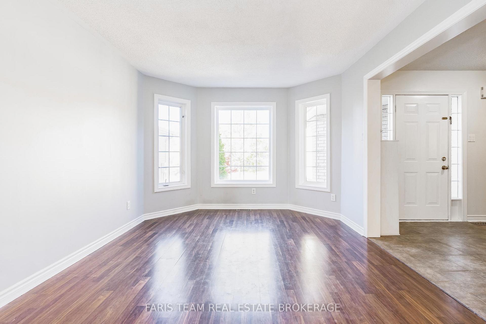 Photo 18 of 63 Jagges Drive, Barrie, Edgehill Drive — HOMEH