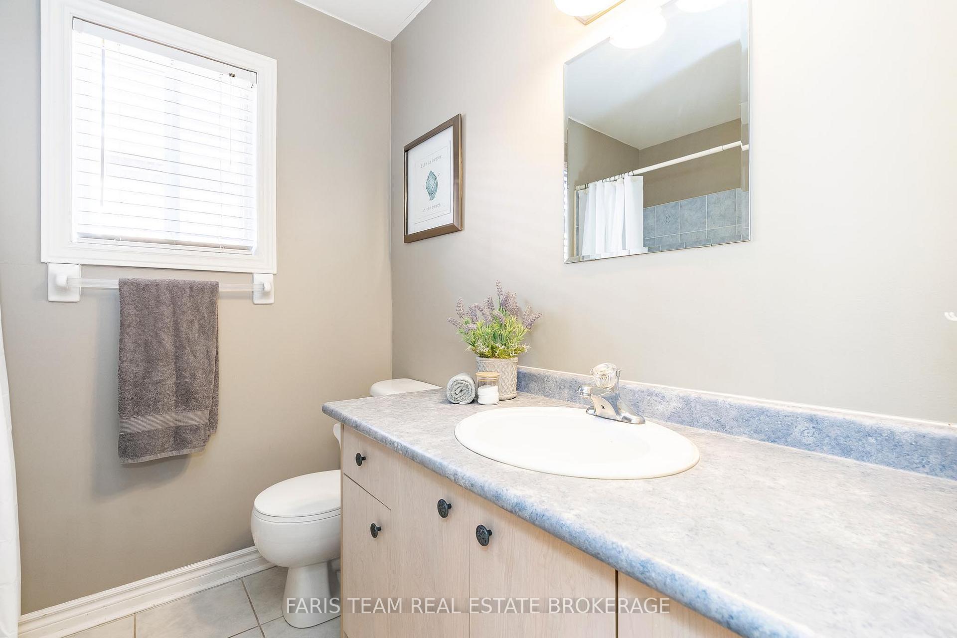 Photo 28 of 63 Jagges Drive, Barrie, Edgehill Drive — HOMEH
