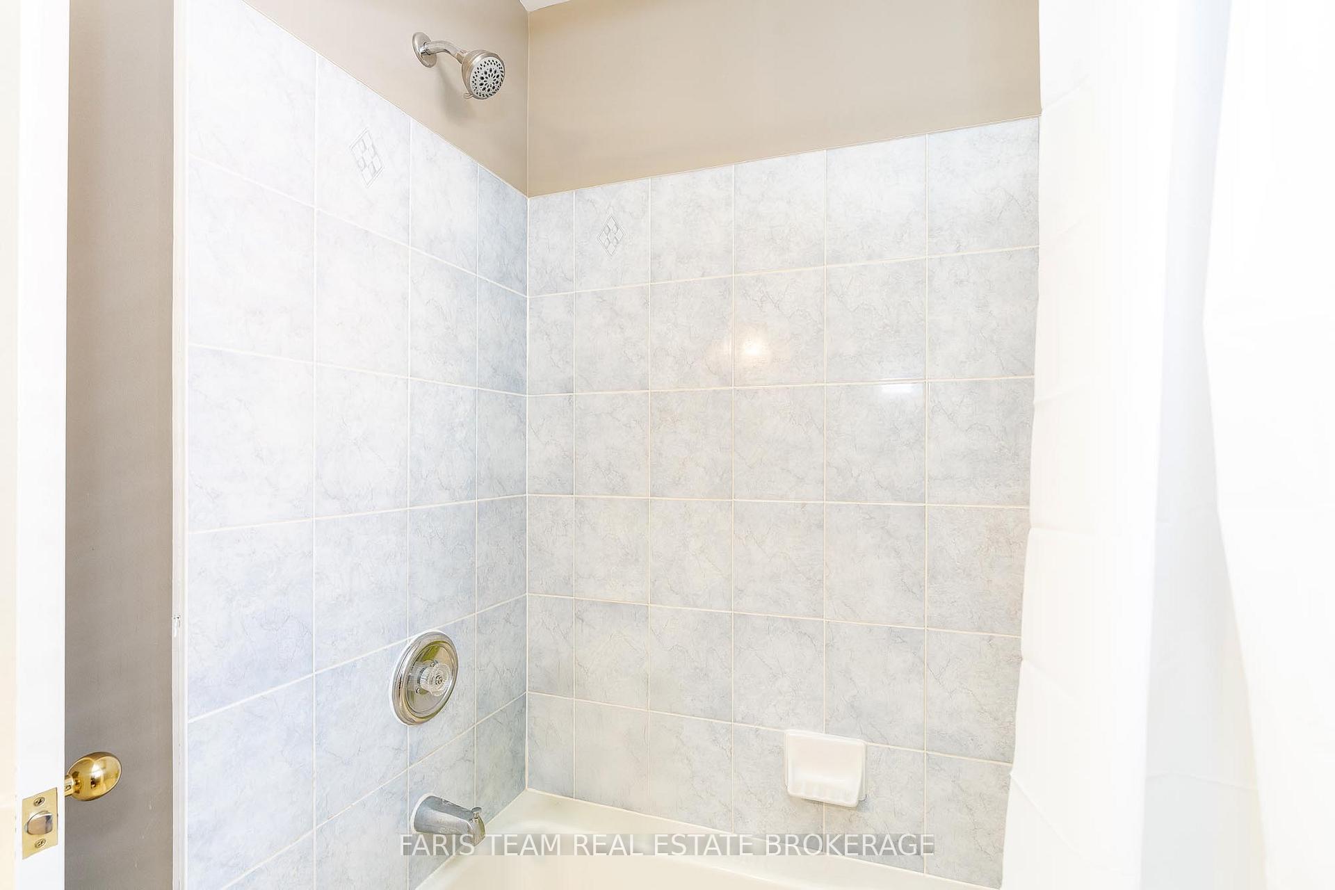 Photo 29 of 63 Jagges Drive, Barrie, Edgehill Drive — HOMEH