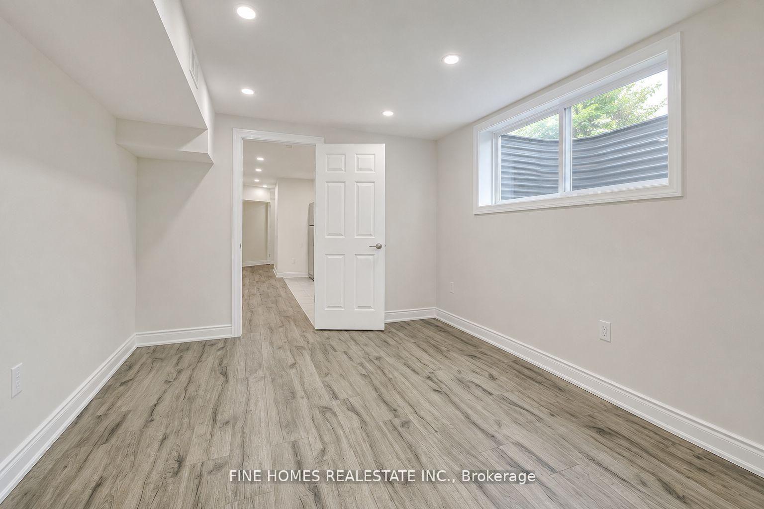 Photo 6 of Unit Lower, 132 Purcell Crescent, Vaughan, Maple — HOMEH