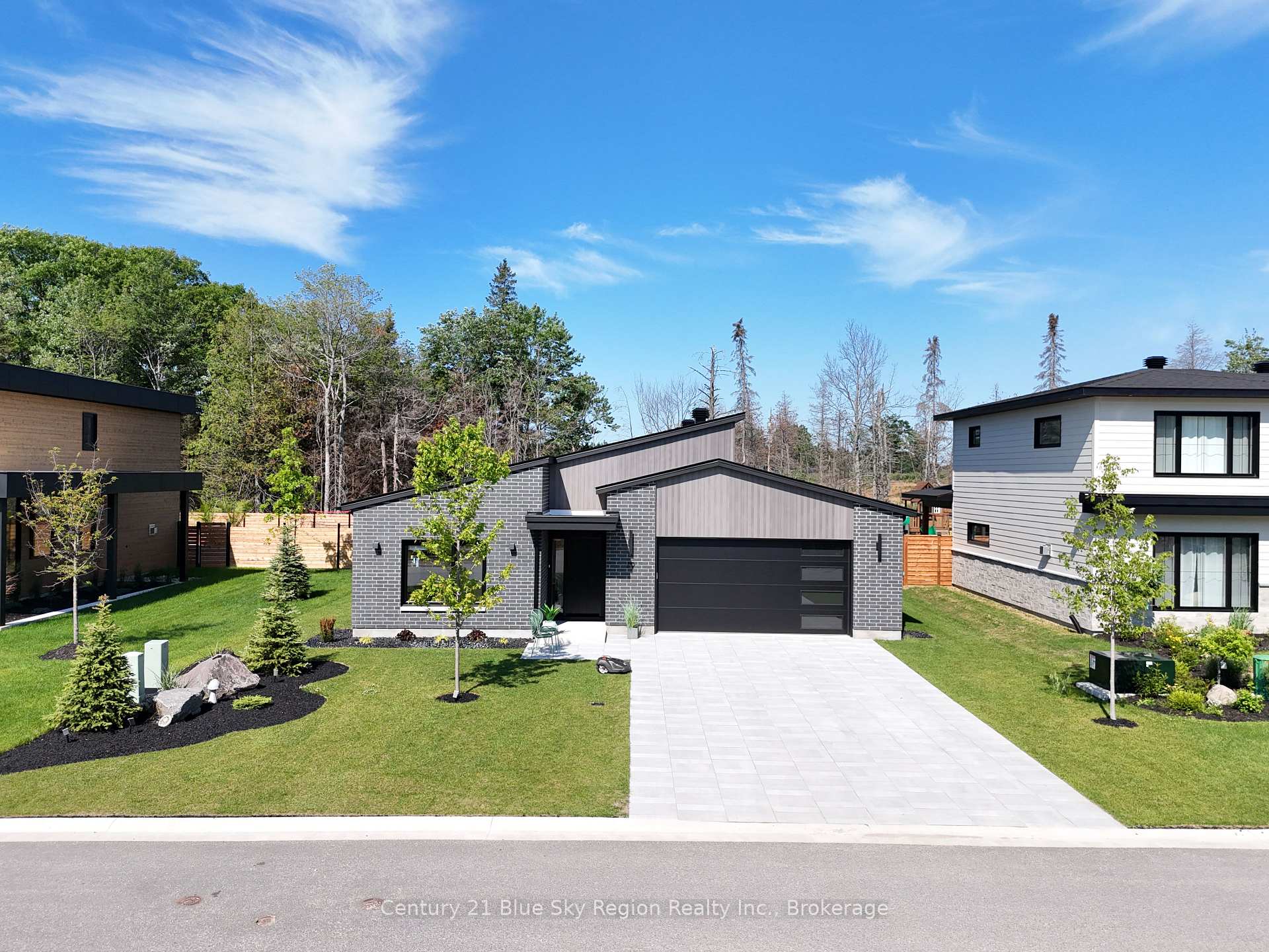 Photo 28 of 19 Katie Ann Crescent, North Bay, Airport — HOMEH