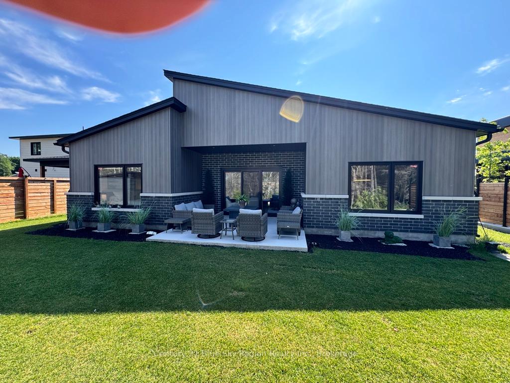 Photo 22 of 19 Katie Ann Crescent, North Bay, Airport — HOMEH