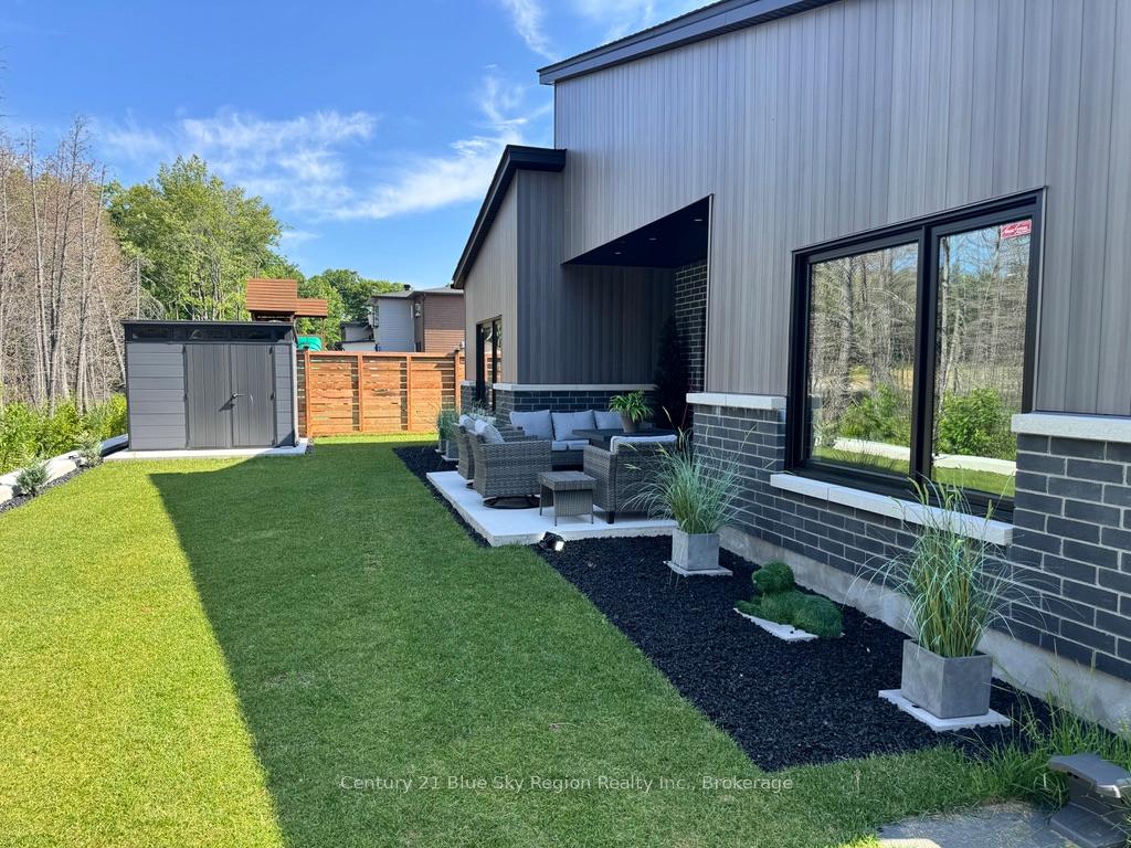 Photo 23 of 19 Katie Ann Crescent, North Bay, Airport — HOMEH