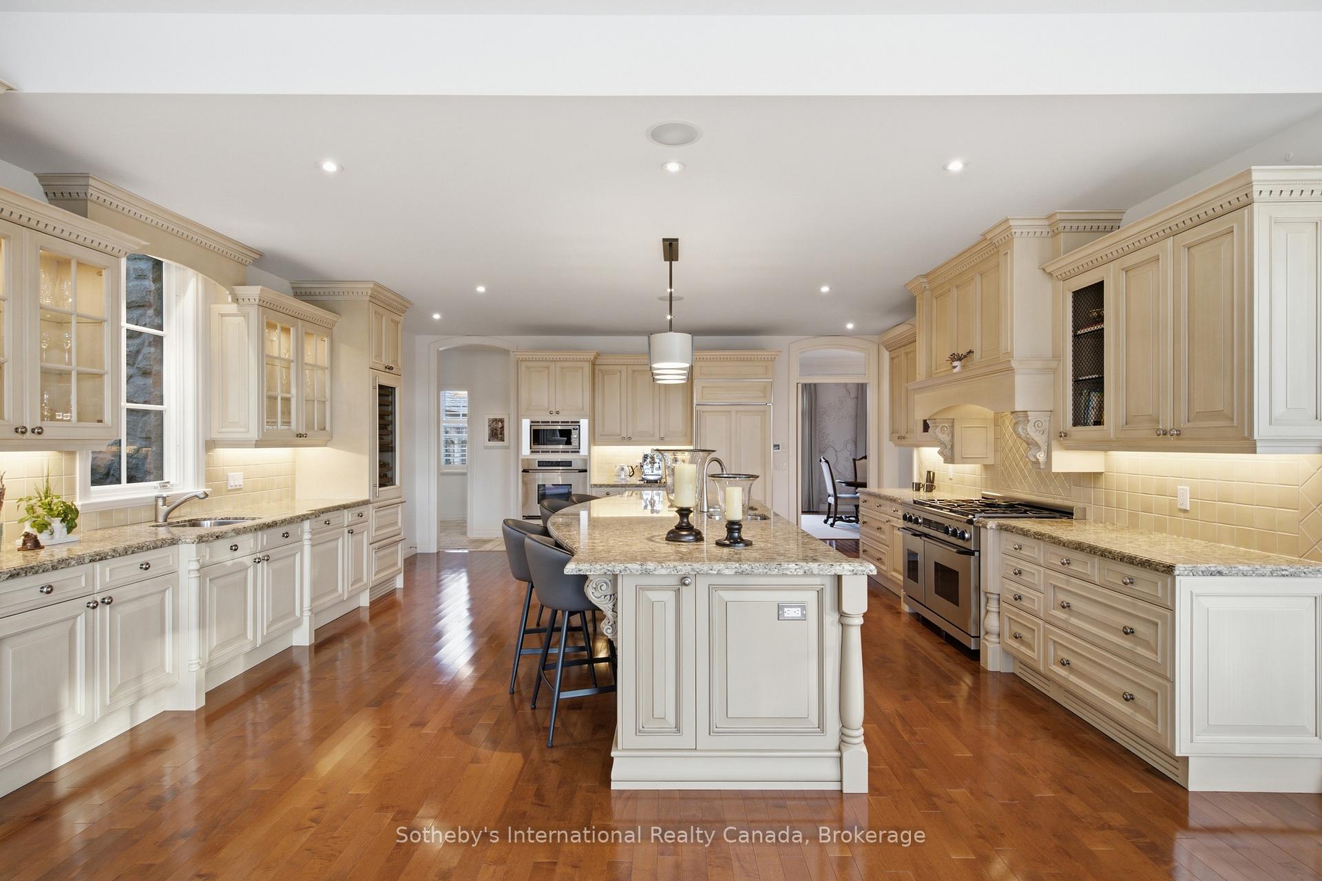Photo 10 of 28 Deer Ridge Crescent, Kitchener, Pioneer Tower West — HOMEH