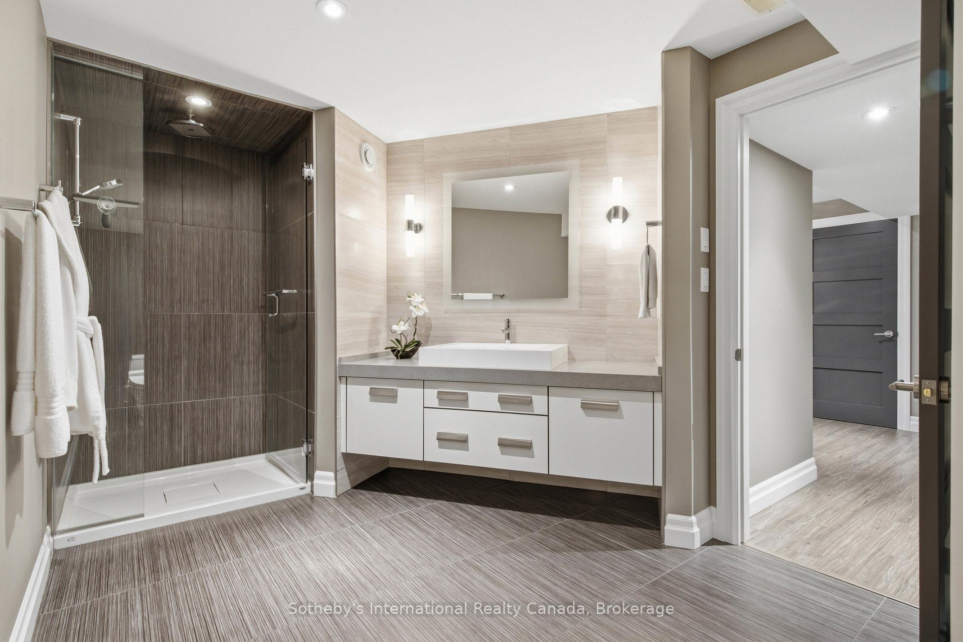 Photo 31 of 28 Deer Ridge Crescent, Kitchener, Pioneer Tower West — HOMEH
