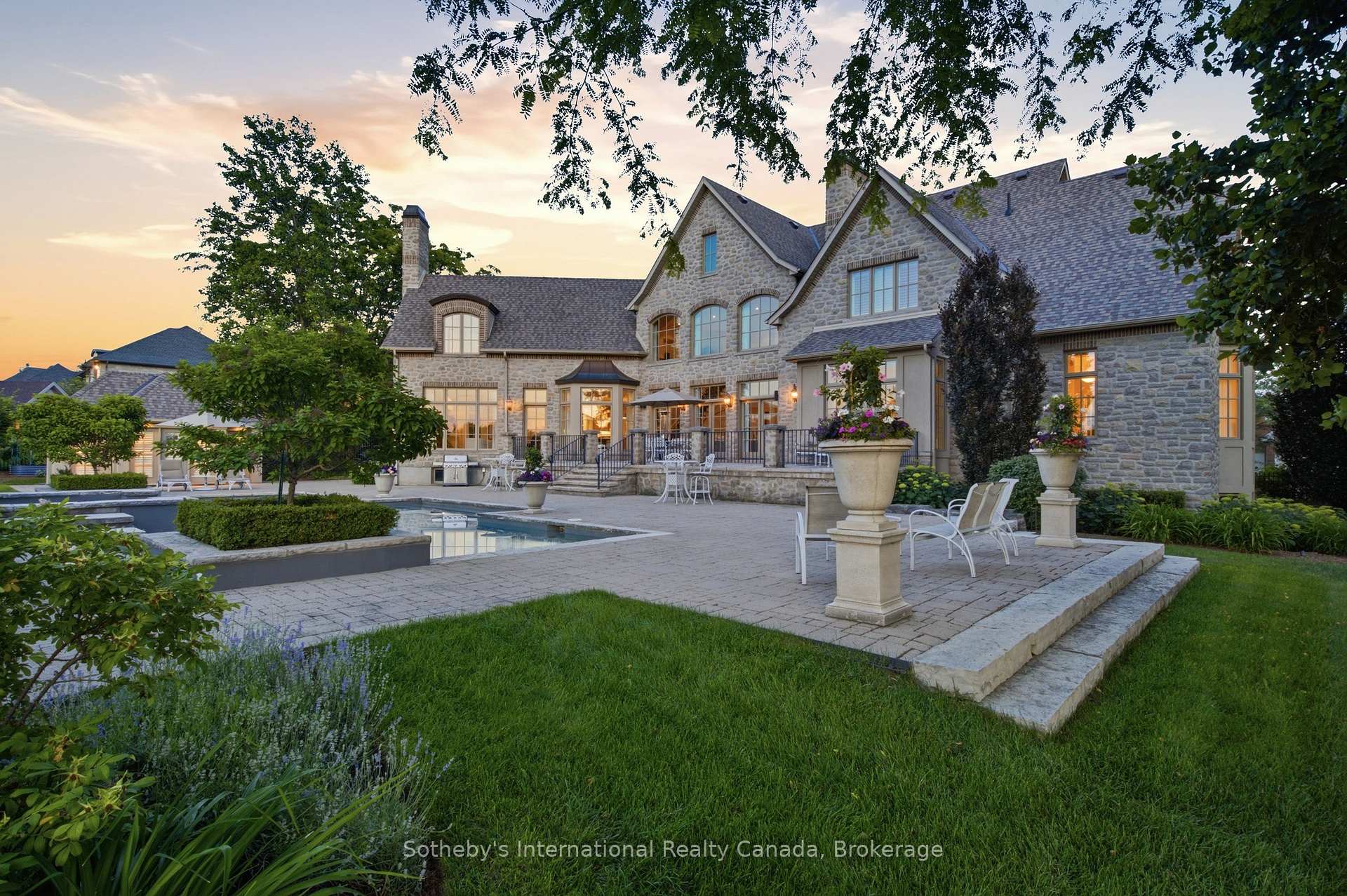 Photo 38 of 28 Deer Ridge Crescent, Kitchener, Pioneer Tower West — HOMEH