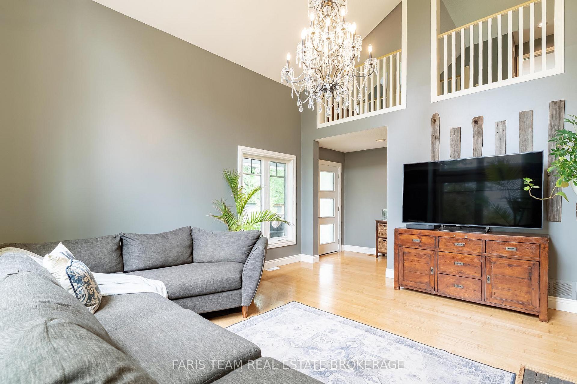 Photo 16 of 2268 Flos Road 10 E, Springwater, Rural Springwater — HOMEH