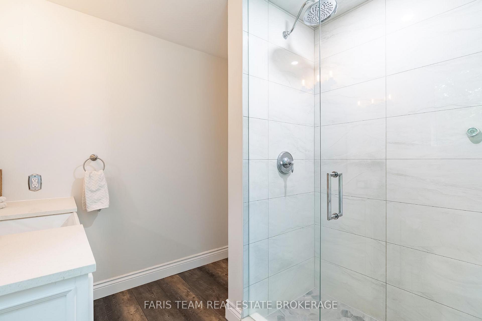 Photo 20 of 2268 Flos Road 10 E, Springwater, Rural Springwater — HOMEH