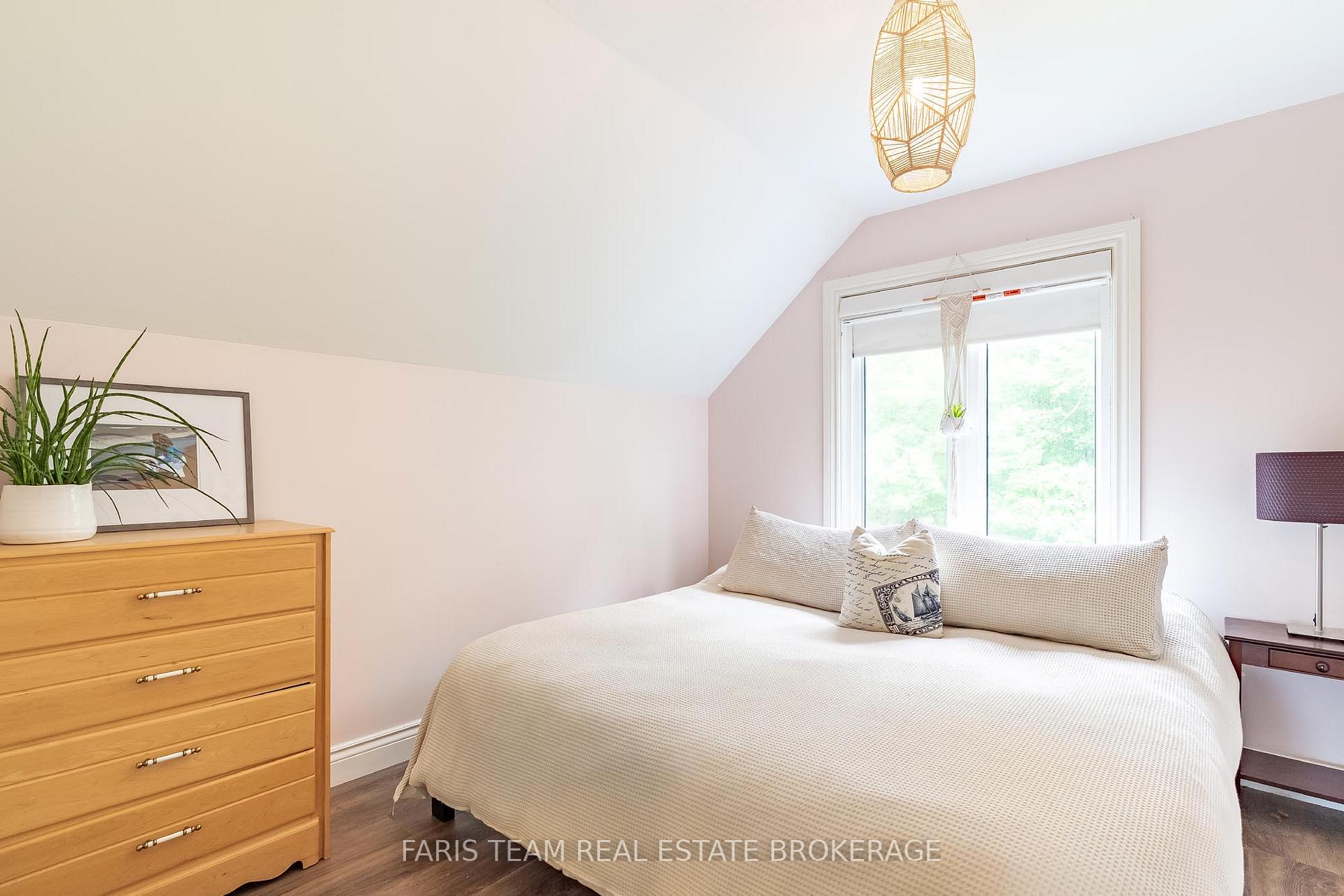 Photo 23 of 2268 Flos Road 10 E, Springwater, Rural Springwater — HOMEH